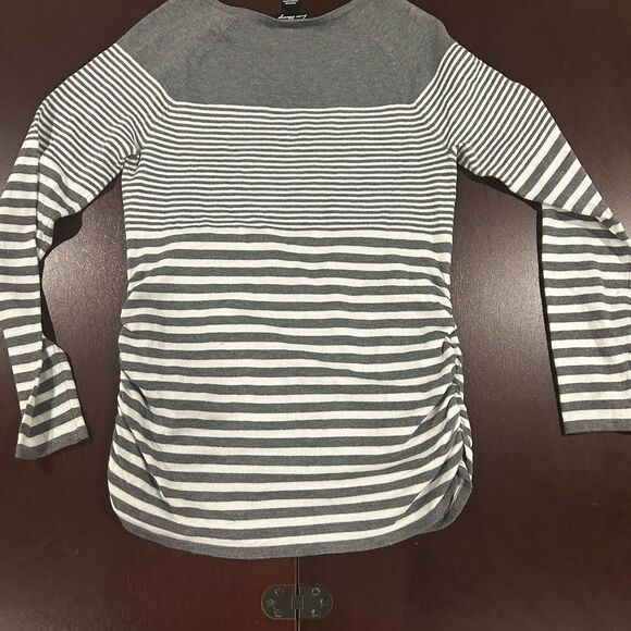 Love Always Women’s Striped Size Medium Sweater Ruched Sides Zipper Shoulder - Picture 9 of 10
